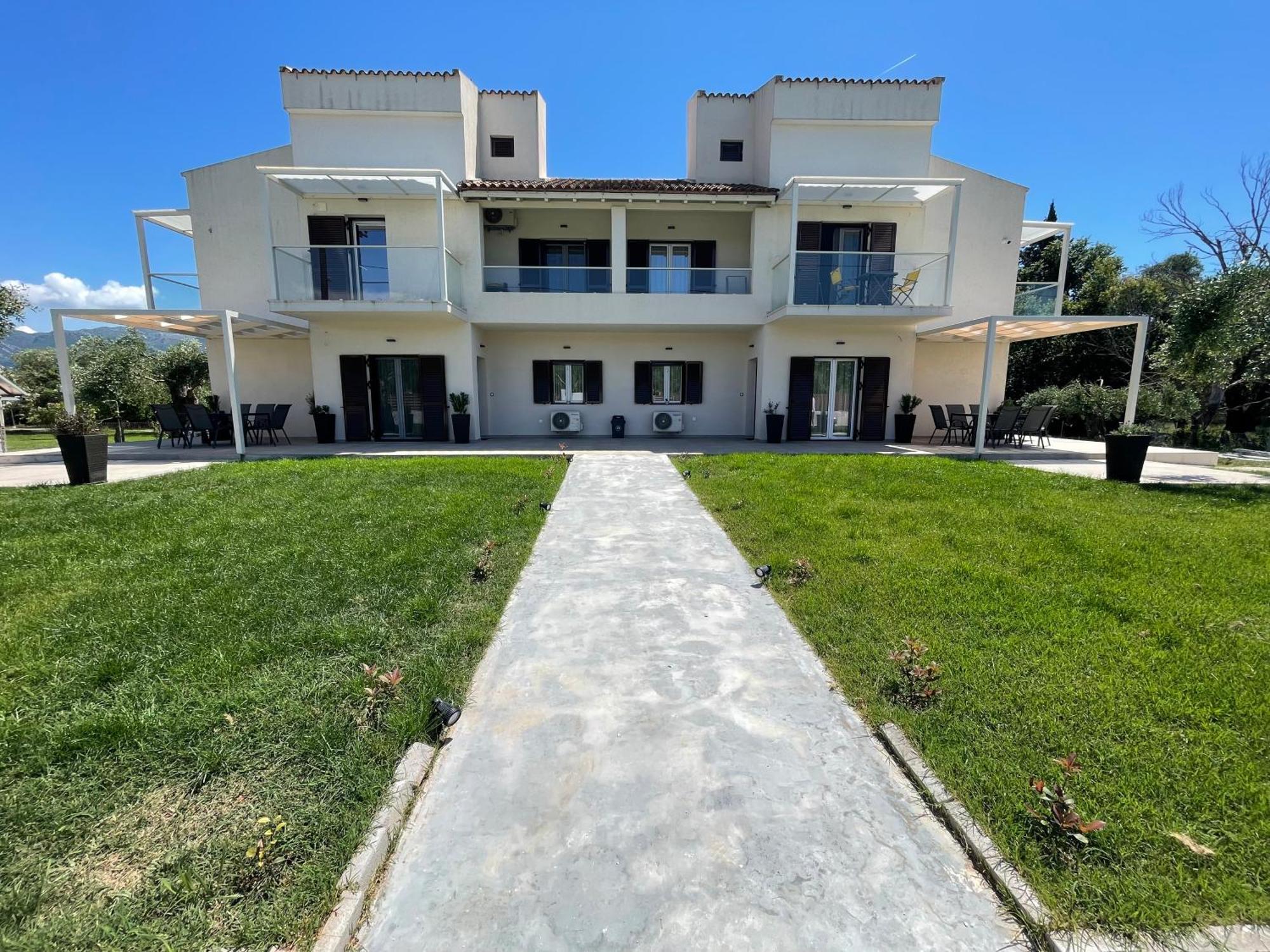 Villa Rodelia 1 Рода Екстериор снимка